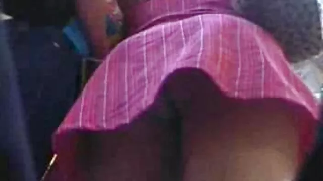 El lanzamiento video porno latino en español fallido del modelo terminó con una succión.