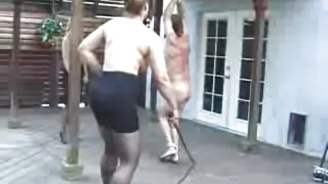 Follada a una rubia cerca de la tienda video xxx latino