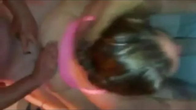 Chica videos en español latino xxx de pelo corto se entregó al chico de la cama