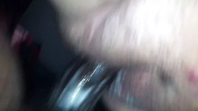 Chica de pelo videos porno audio latino corto saltando sobre una polla