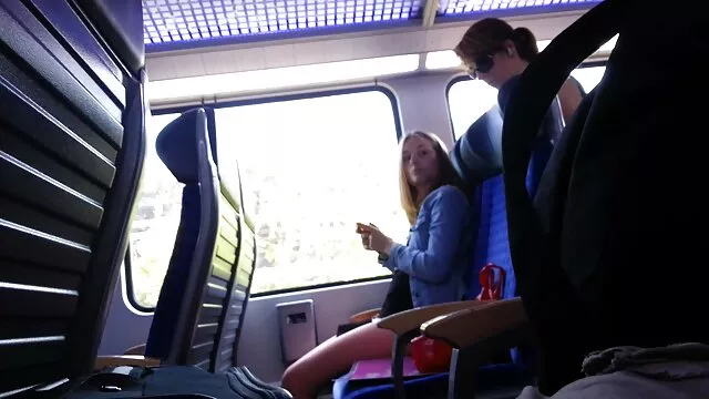 Una joven zorra en bikini chupó una enorme polla antes de sentarse videos gay bilatinmen en ella hasta el final