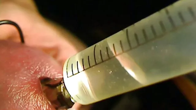 Tomando varios juguetes videos porno español latino sexuales, la señora saltó al sofá y comenzó a satisfacer sus instintos sexuales.