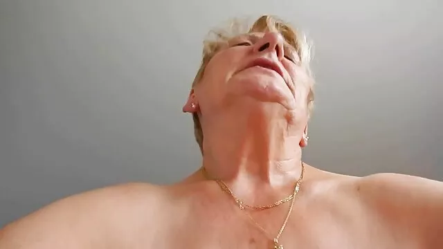 Dulce anfitriona se sex mex latino satisface a sí misma