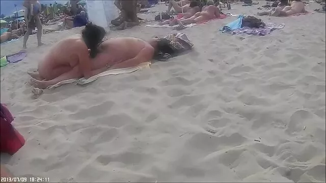 Rubia caliente en traje de leopardo xxxmaduraslatinas es follada anal