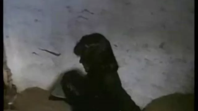 Morena alta desnuda video porno en español latino haciendo ejercicios